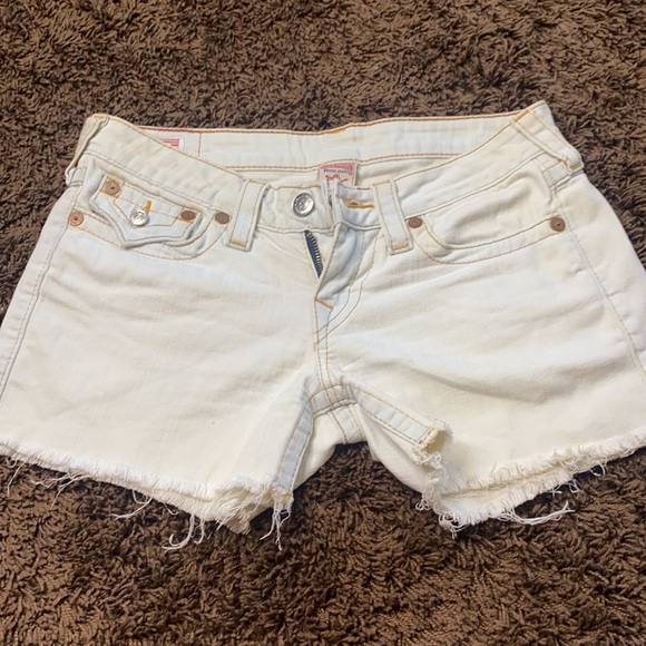 🔥True Religion Denim Shorts ***Excellent Pre-Owned condition;worn once*** - Picture 4 of 9
